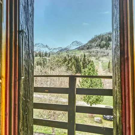 Splendid Traditional Chalet In The Heart Of The Val D'anniviers